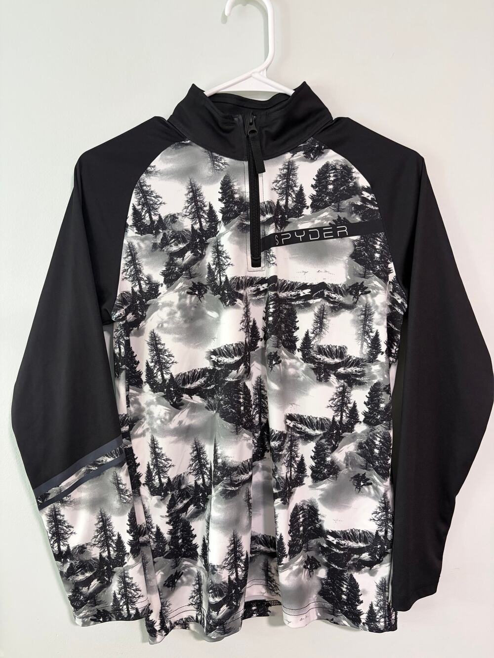 Spyder Women’s Large Mountain Print Quarter Zip Pullover Black White Ski